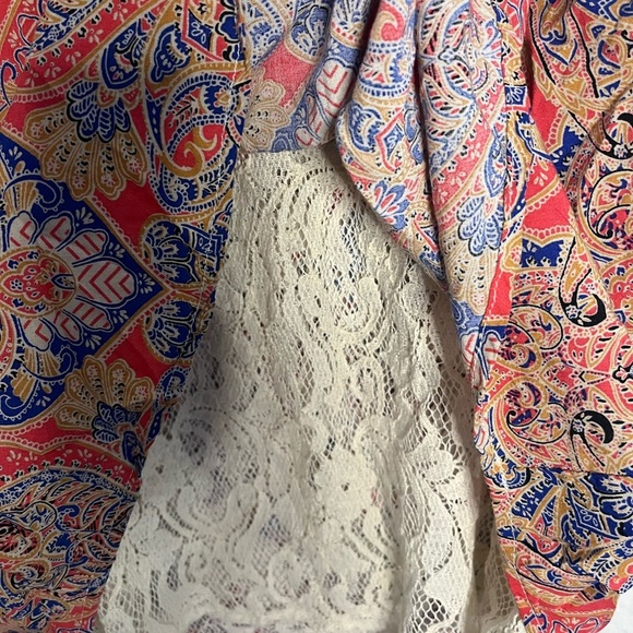 Miss Me Women’s Bohemian Paisley Lace Trim Top - Picture 3 of 6